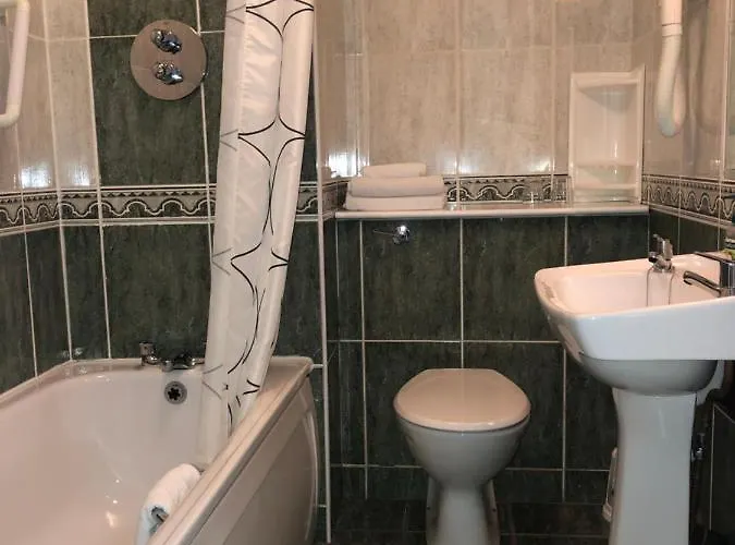 Harveys Guest House 3*