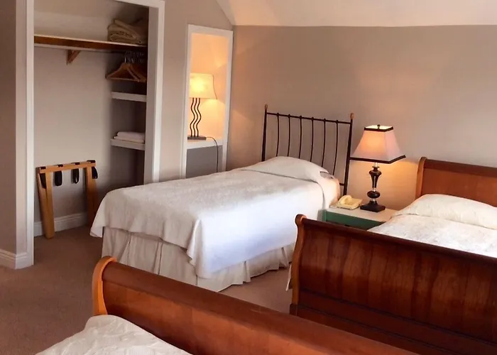 Harveys Guest House 3*