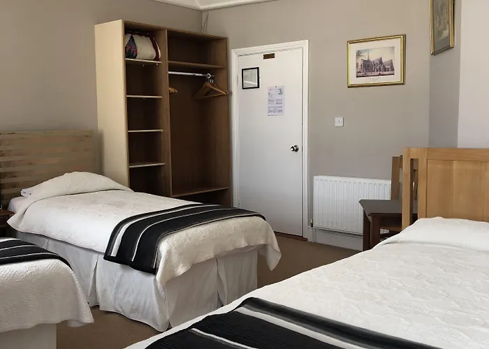 Guest house Harveys Guest House 3*