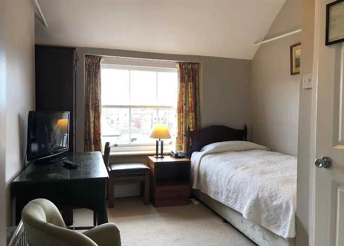 Harveys Guest House 3*